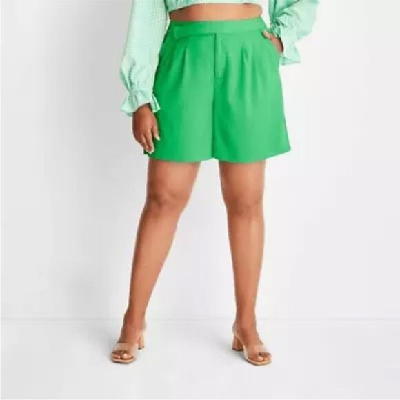 NWOT Future Collective with Alani Noelle Green Relaxed Trouser Shorts Size 0 - Picture 3 of 10